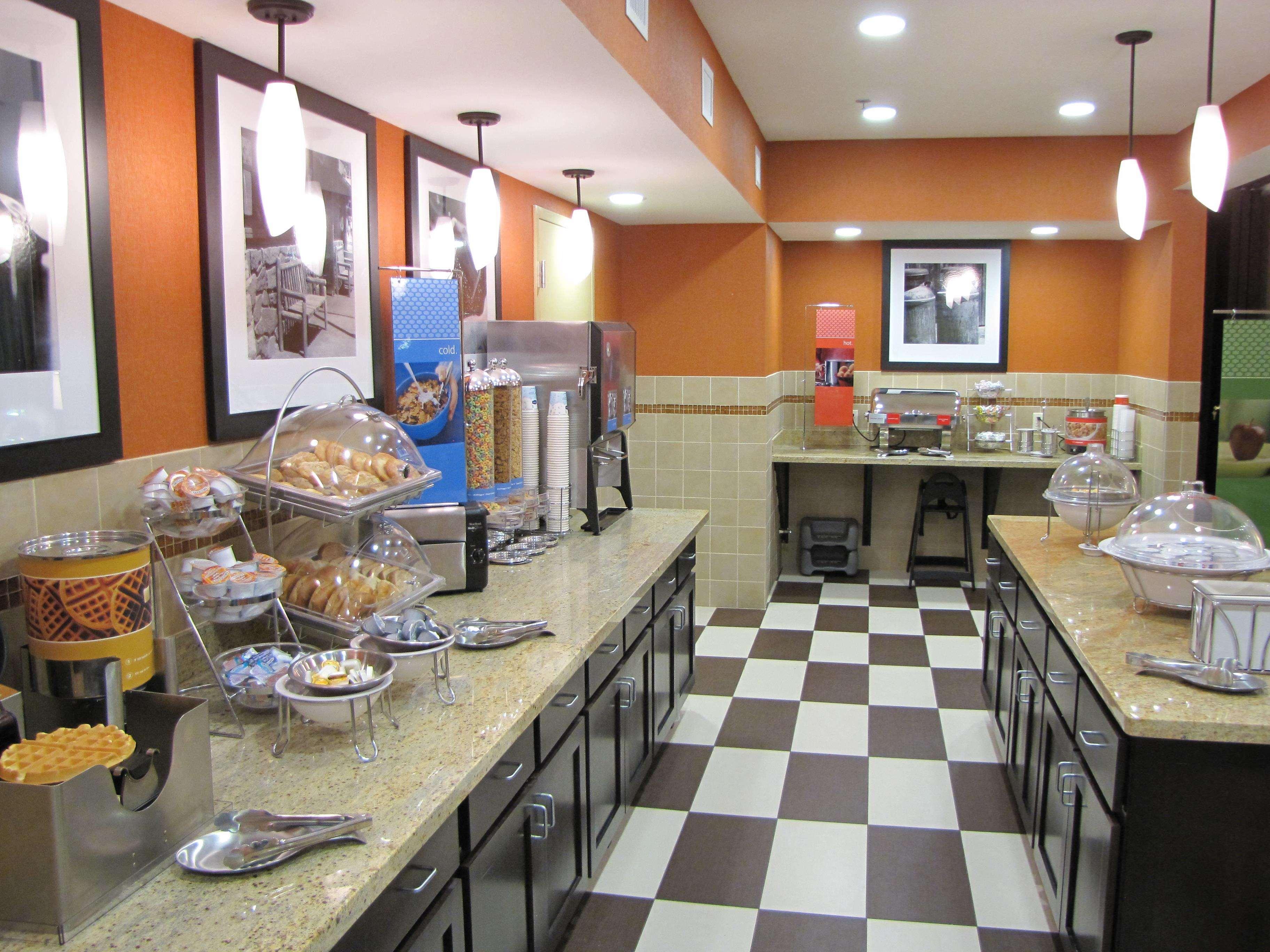 Hampton Inn & Suites Jamestown Buitenkant foto